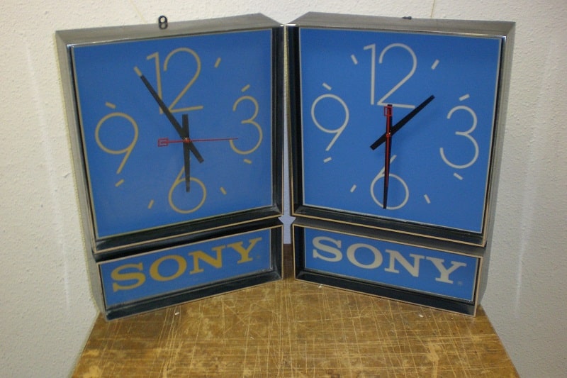 Sony-fluorescent-sign