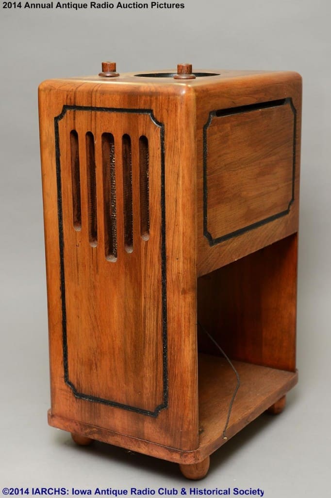 2014 IARCHS Antique Radio Auction Picture