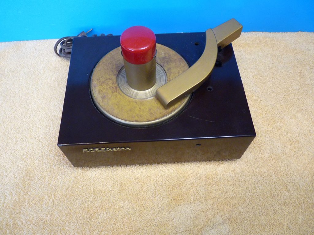RCA model 9-JY turntable