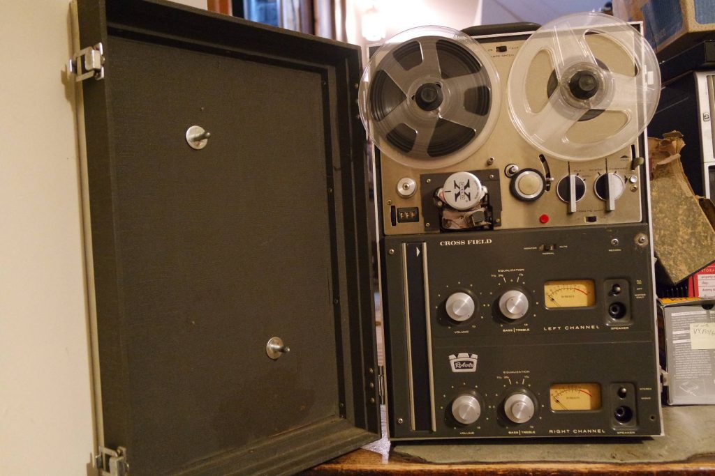 https://www.radio-collector.com/wp-content/uploads/2018/04/Roberts-770-Stereo-Reel-to-Reel-Tube-Audio-Recorder-1024x683.jpg