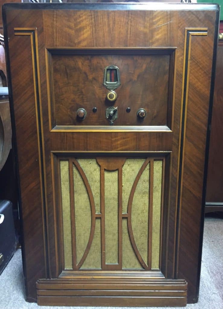 E.H. Scott Allwave in Windsor Cabinet, Serial No. 284