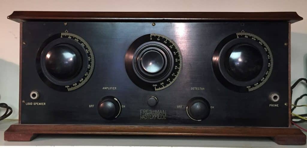 Freshman Masterpiece Battery Radio