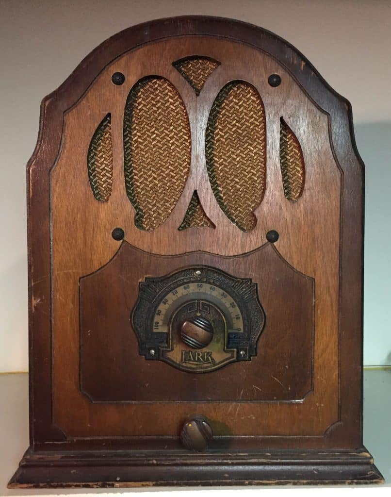 Lark Small Cathedral Radio