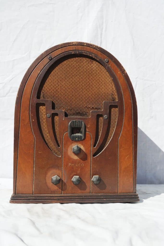 Philco-60-505-Cathedral-front