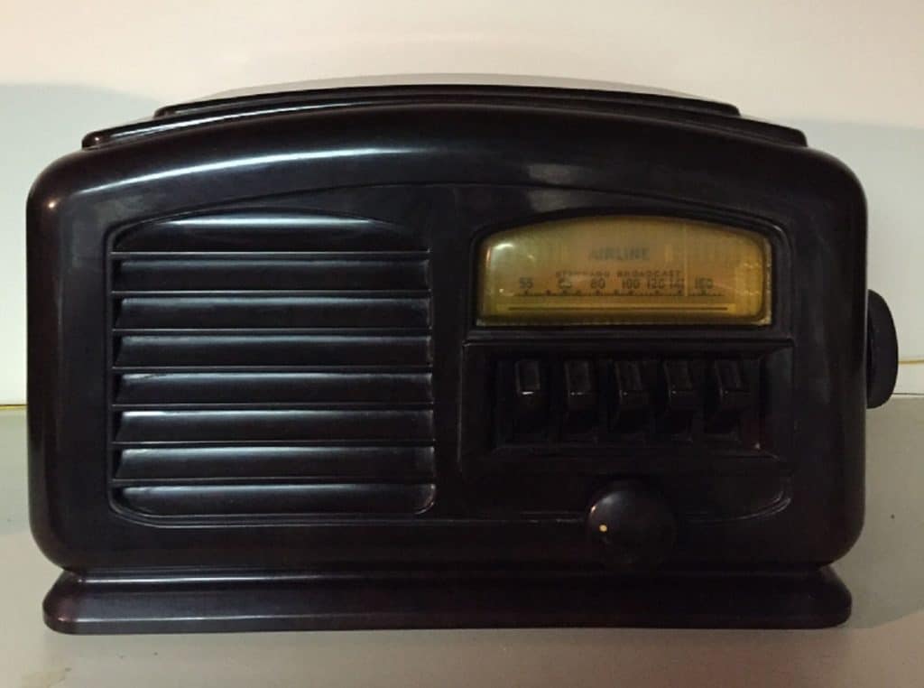 Wards Airline Bakelite Model 14BR-513B