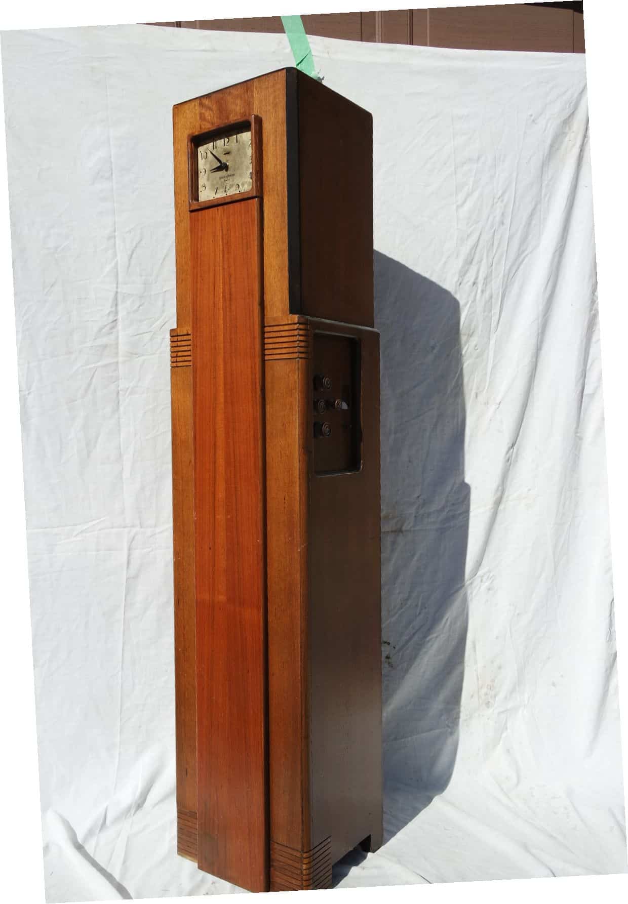 WestinghouseGrandfatherClockRadiofront IARCHS Radio Collector Club