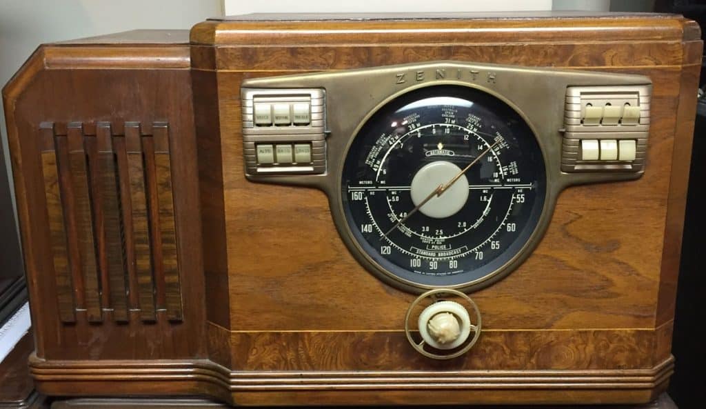Zenith Model 10S531 Table Radio