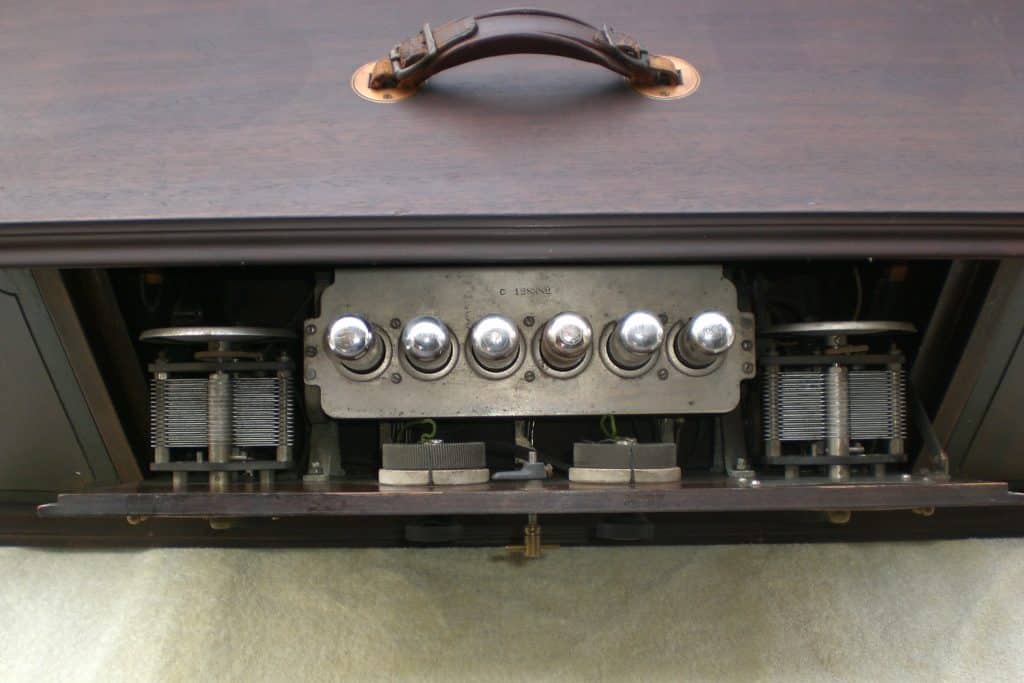 Inside View RCA Radiola VIII Model AR-812