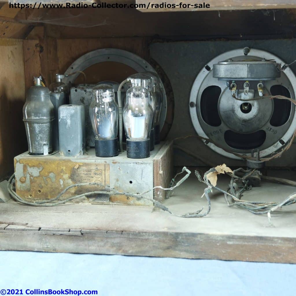 Coronado-650-battery-table-radio-chassis