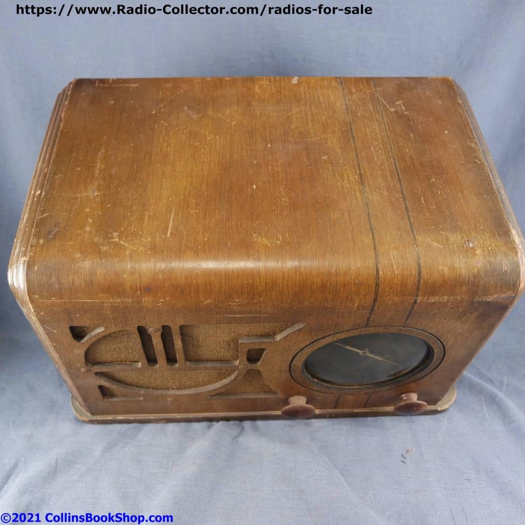 Coronado-650-battery-table-radio-top