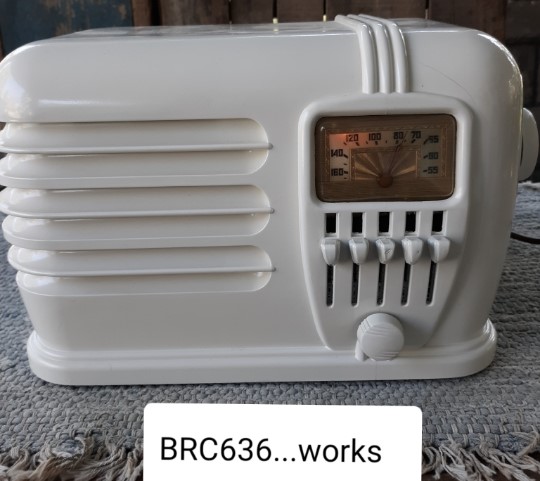 Belmont BRC636 White table radio