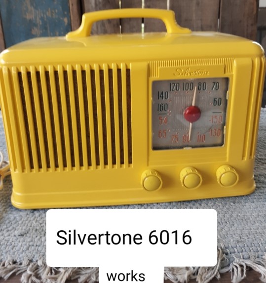 Silvertone 6016 Yellow table radio