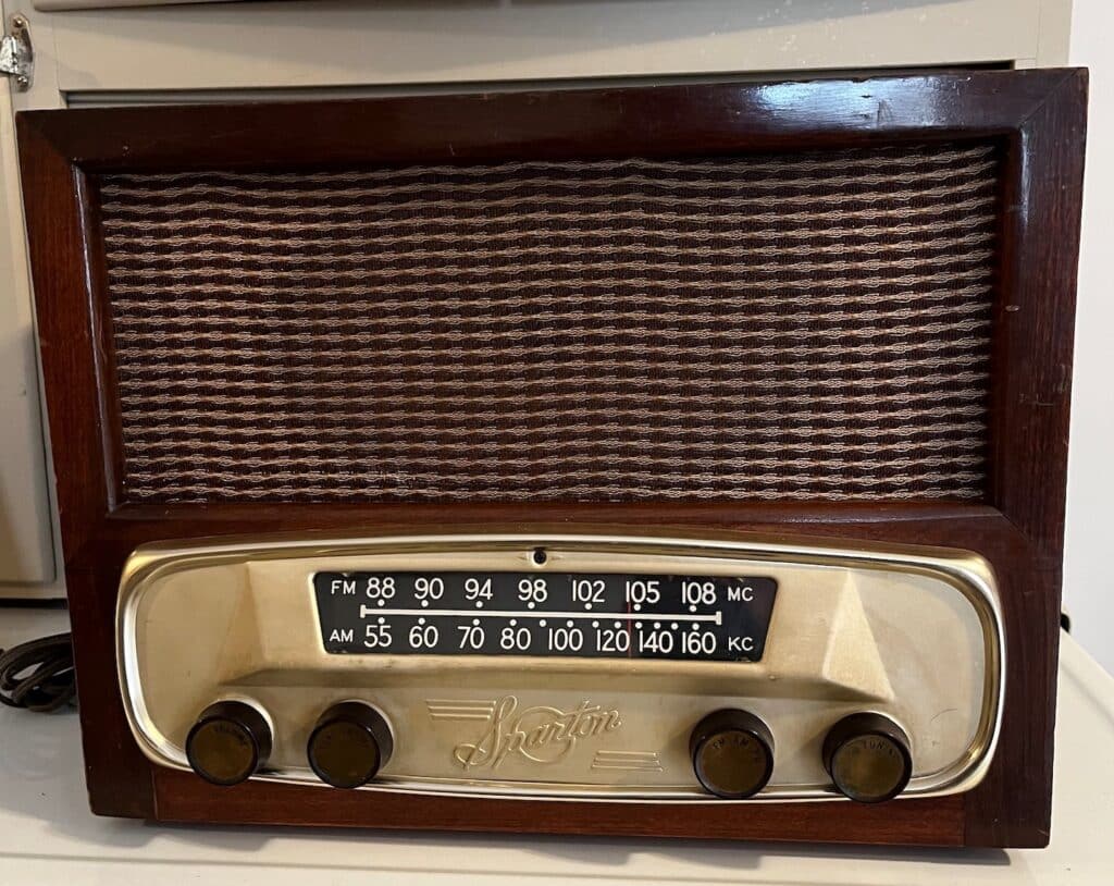 Spartan-AM-FM-1951 - IARCHS Radio Collector Club