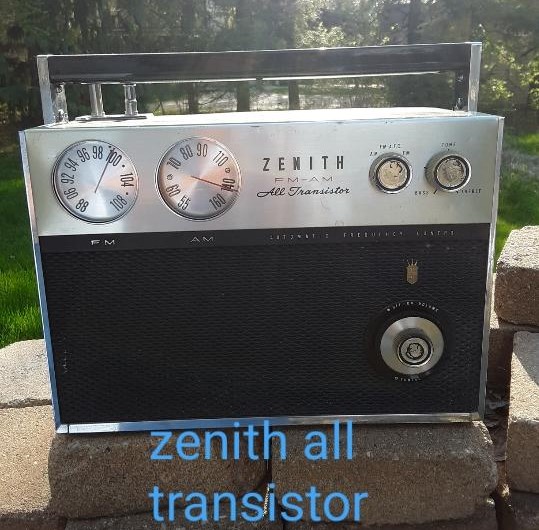 Zenith Transistor portable - IARCHS Radio Collector Club