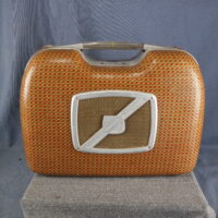 1948-Motorola-68L11-Tweed-Suitcase-radio