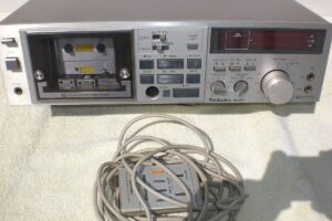 Technics M250 cassette deck with wired remote for restoration