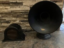 Horn speakers