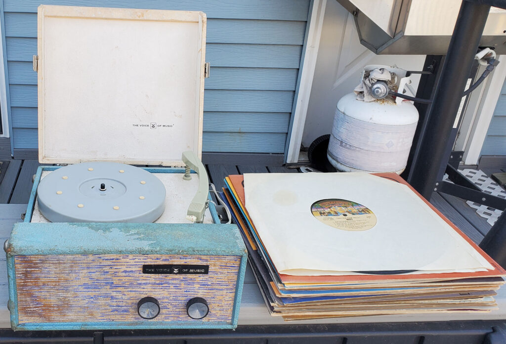 1963 Voice-Of-Music Record Player & Records Works