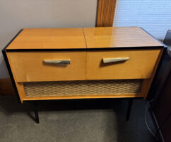 Emud 923 mid century mod console