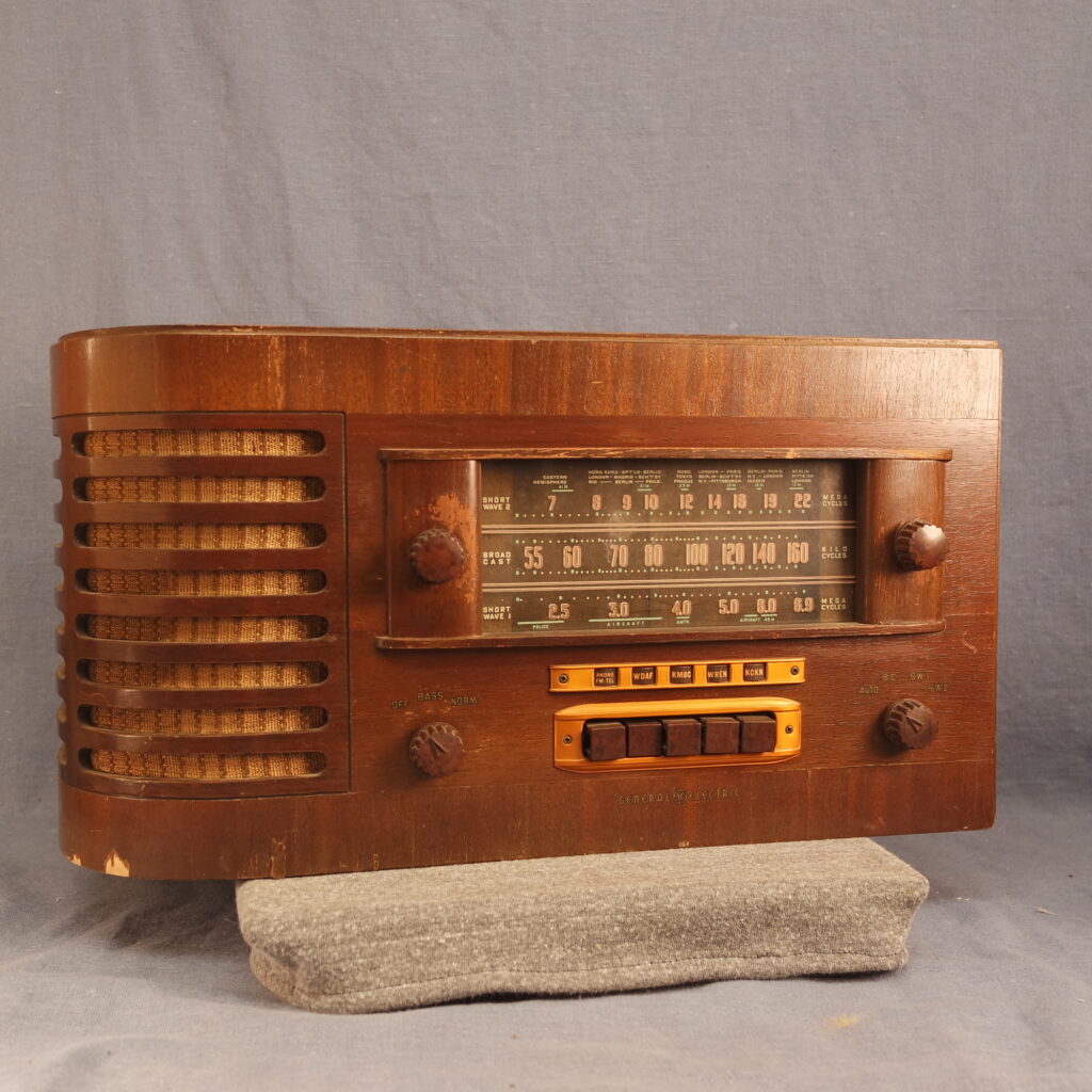 GE AM/SW model J-71-1941