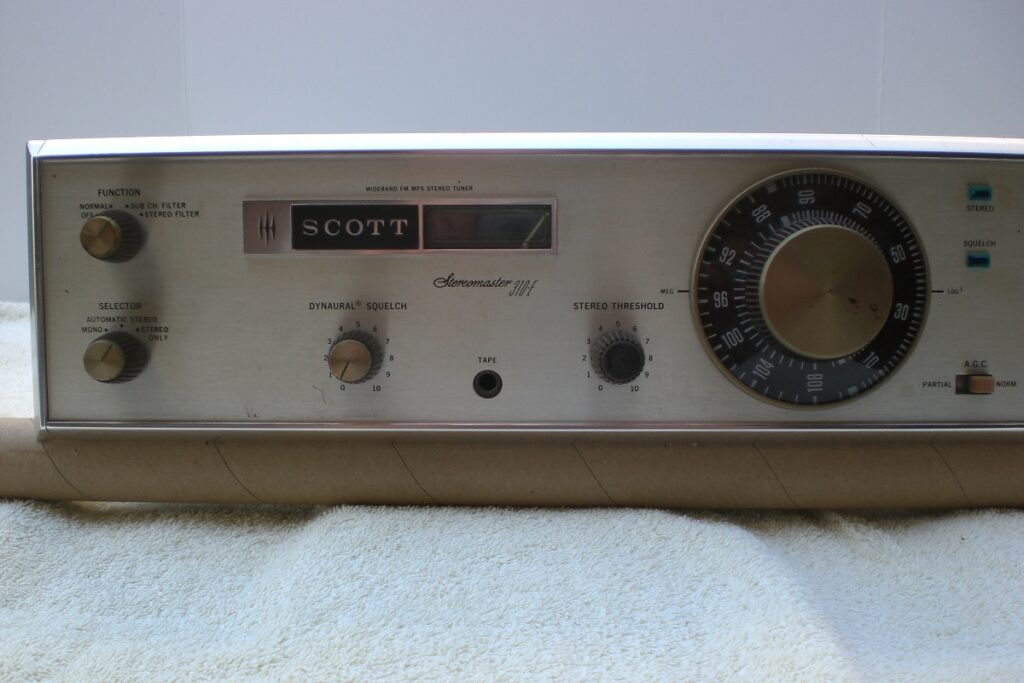 H H Scott Stereomaster FM tuner Model 310-E