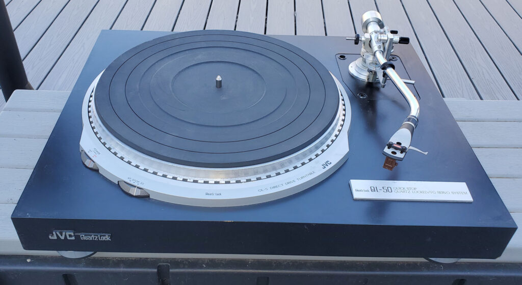 JVC QL-5 TURN TABLE