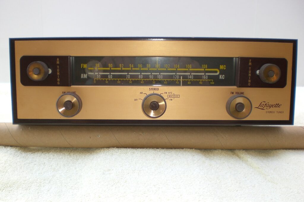 Lafayette Model KT-500 AM-FM tuner
