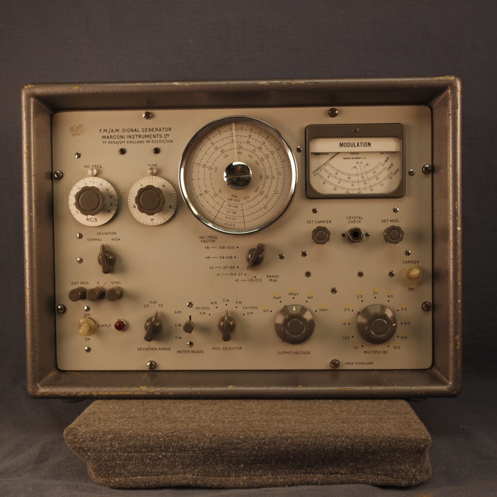 Marconi Instruments TF995A FM/AM Signal Generator 1.5-220MHz