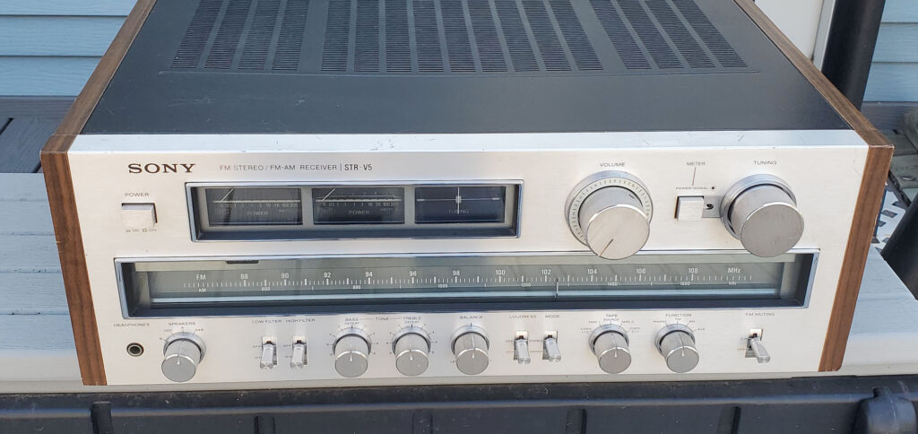 Sony STR-V5 stereo Receiver Works