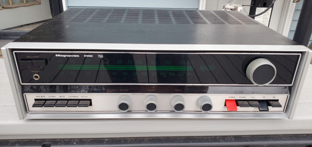 Working, Magnavox Model 750