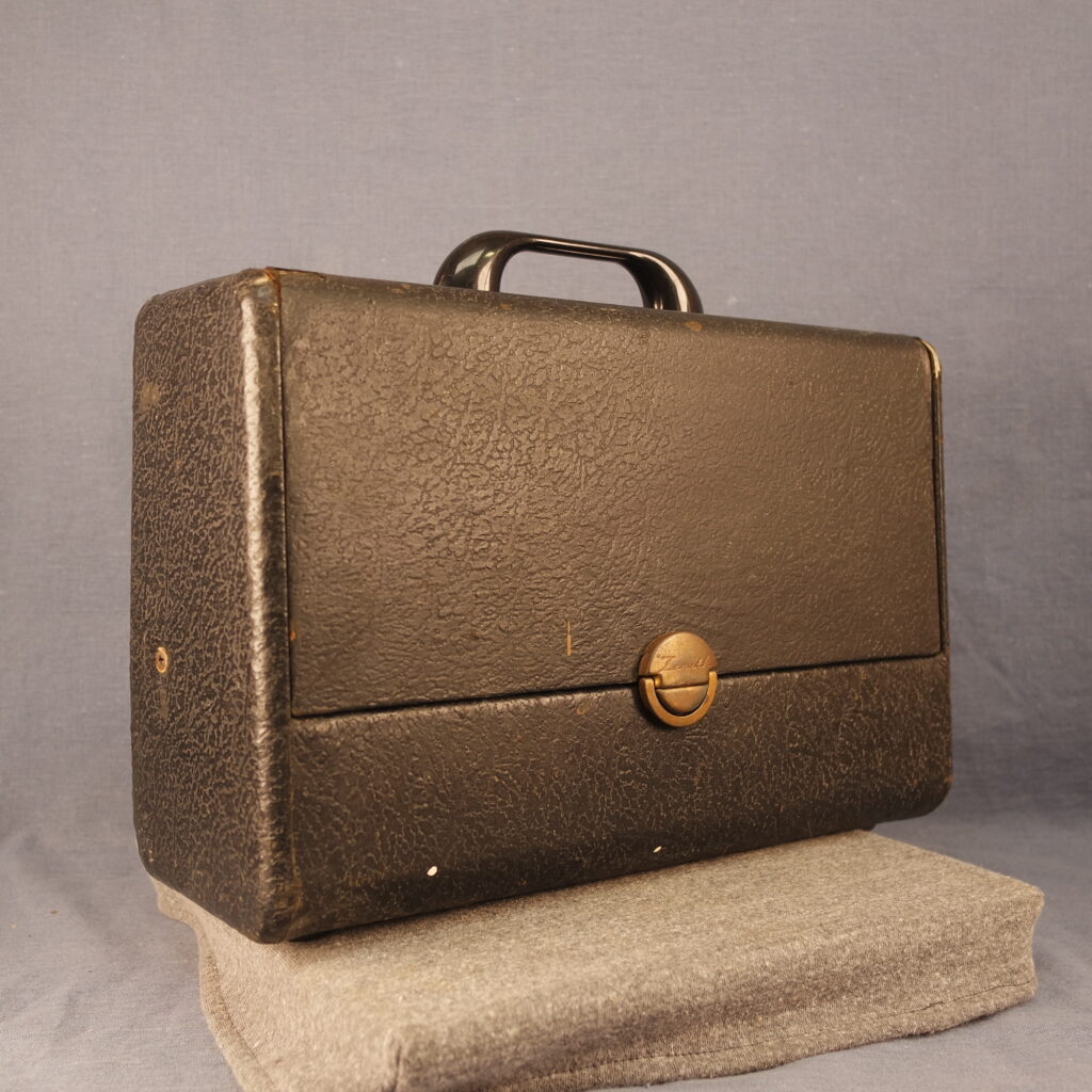 Zenith Long Distance model 6G001ZYX closed