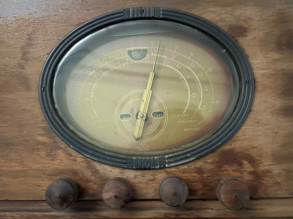 Airline-329-dial