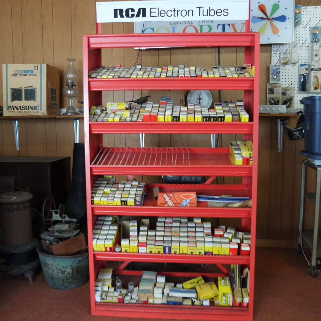 RCA-Tube-Display-With-Tubes
