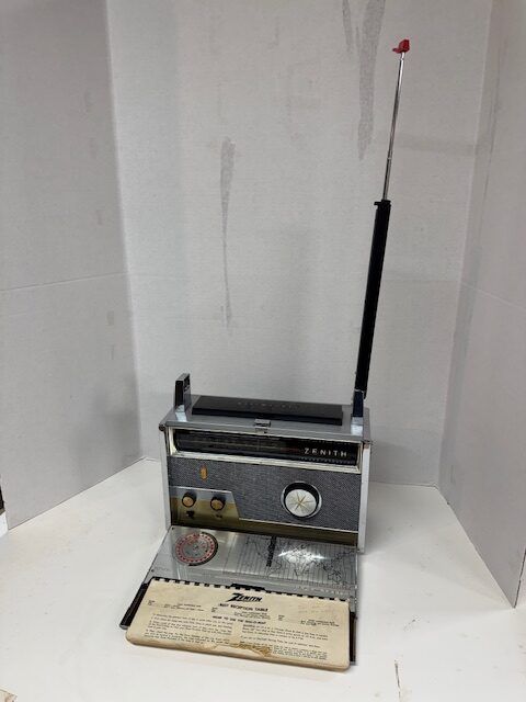 Zenith Trans-Oceanic 1000-D open